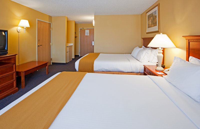 Holiday Inn Express & Suites ST. CLOUD - Sartell, MN