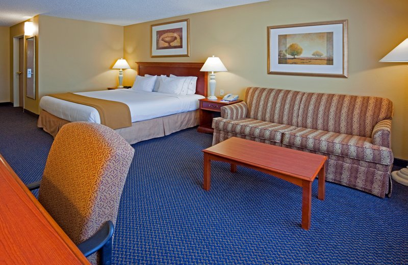 Holiday Inn Express & Suites ST. CLOUD - Sartell, MN