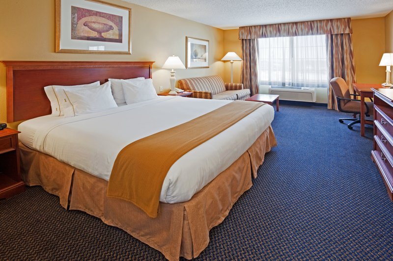 Holiday Inn Express & Suites ST. CLOUD - Sartell, MN