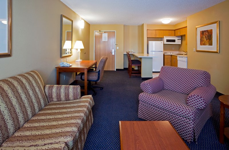 Holiday Inn Express & Suites ST. CLOUD - Sartell, MN