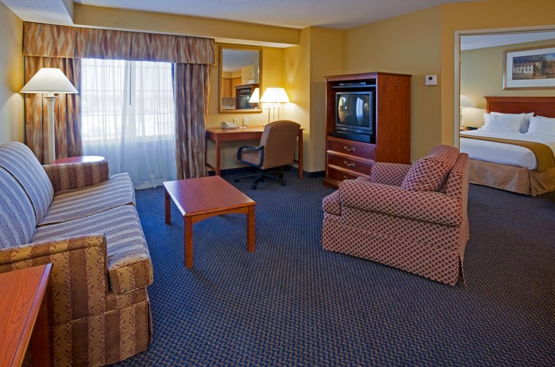 Holiday Inn Express & Suites ST. CLOUD - Sartell, MN