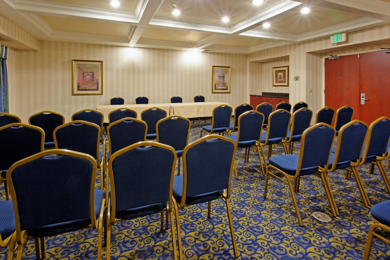 Holiday Inn Express SPRINGFIELD - Springfield, VT