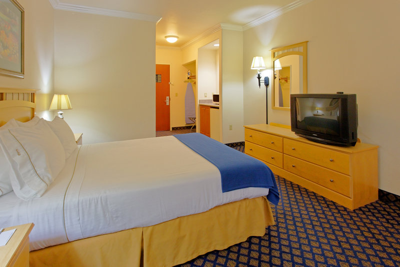 Holiday Inn Express SPRINGFIELD - Springfield, VT