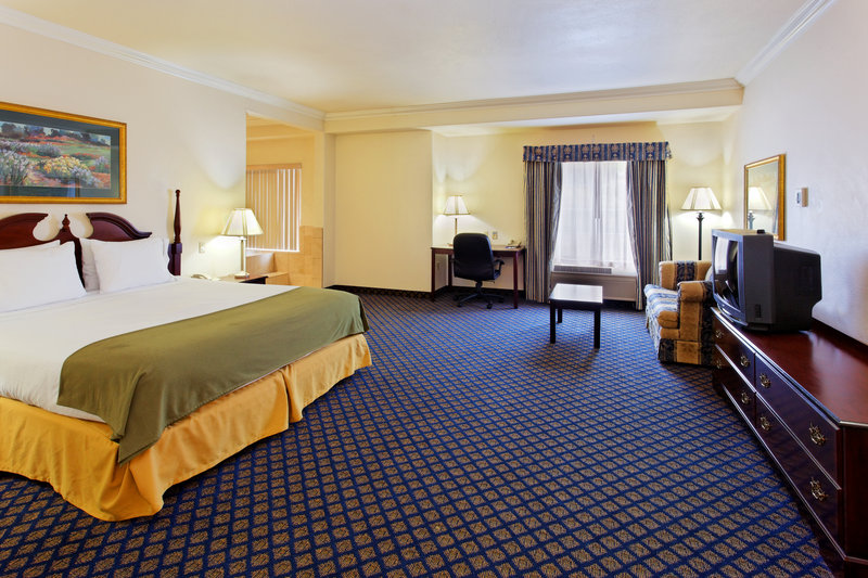 Holiday Inn Express SPRINGFIELD - Springfield, VT