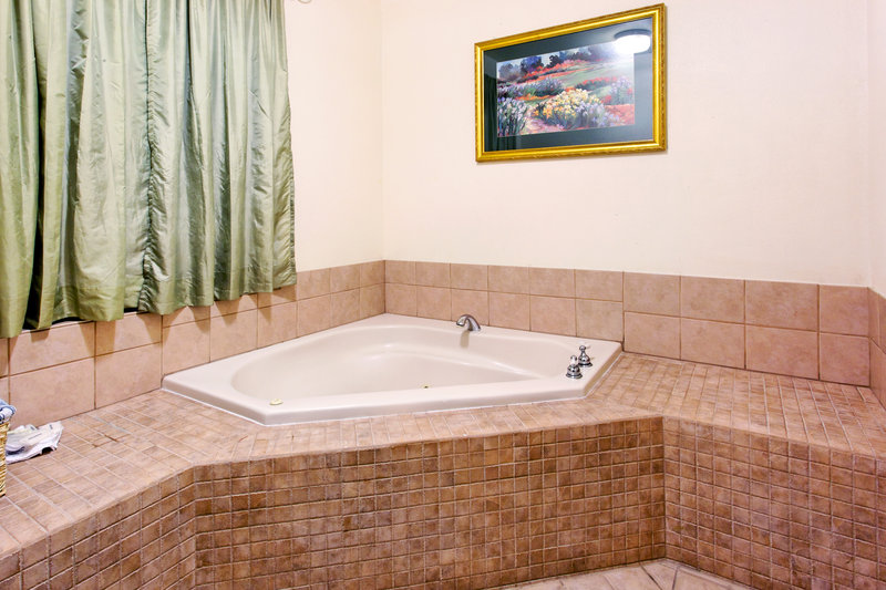 Holiday Inn Express SPRINGFIELD - Springfield, VT