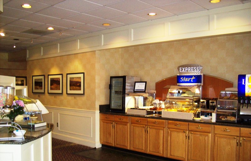 Holiday Inn Express SPRINGFIELD - Springfield, VT