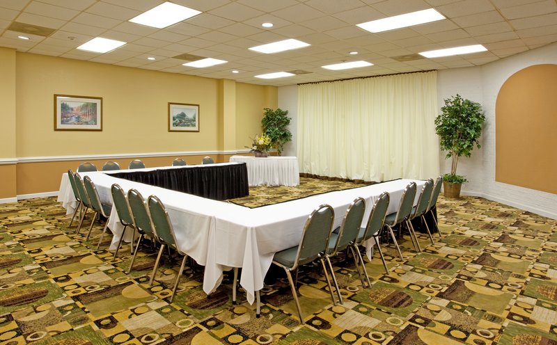 Holiday Inn Express CHARLESTON-SUMMERVILLE - Pineville, SC