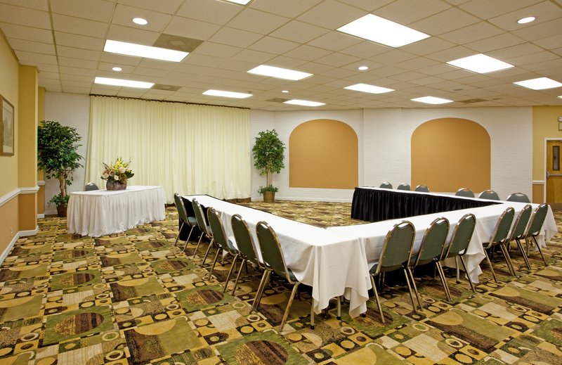 Holiday Inn Express CHARLESTON-SUMMERVILLE - Pineville, SC