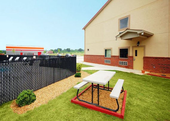 Econo Lodge Inn & Suites - Rockmart, GA