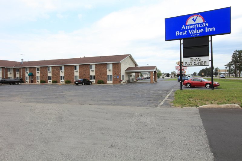 Americas Best Value Inn - Escanaba, MI