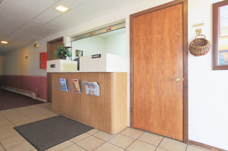 Americas Best Value Inn - Escanaba, MI
