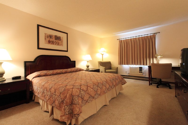 Americas Best Value Inn - Escanaba, MI
