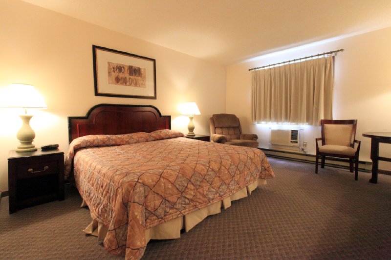 Americas Best Value Inn - Escanaba, MI