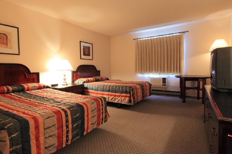 Americas Best Value Inn - Escanaba, MI