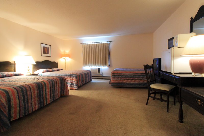 Americas Best Value Inn - Escanaba, MI