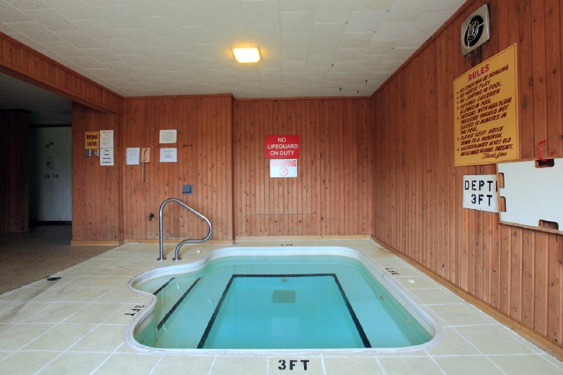 Americas Best Value Inn - Escanaba, MI