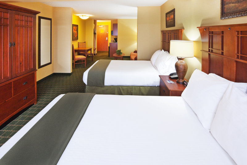 Holiday Inn Express & Suites Springfield - Springfield, MO