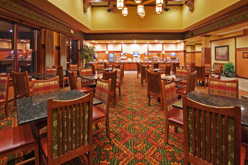 Holiday Inn Express & Suites Springfield - Springfield, MO