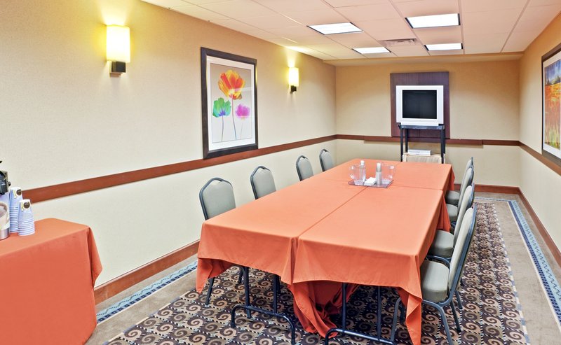 Holiday Inn Express & Suites MARYSVILLE - Gold Bar, WA