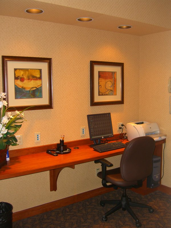 HOLIDAY INN-ISSAQUAH - Issaquah, WA