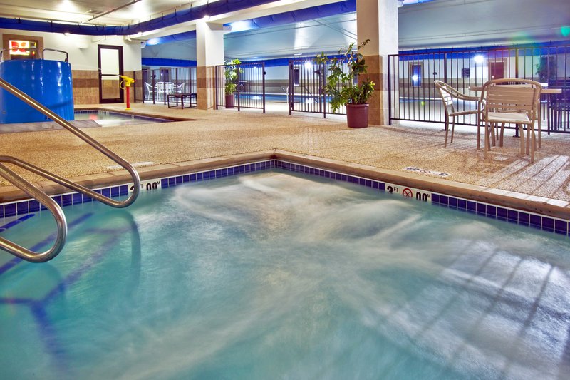 Holiday Inn Express & Suites SHELDON - Sheldon, IA