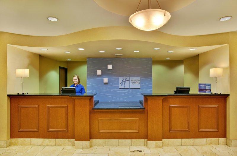 Holiday Inn Express & Suites SHELDON - Sheldon, IA