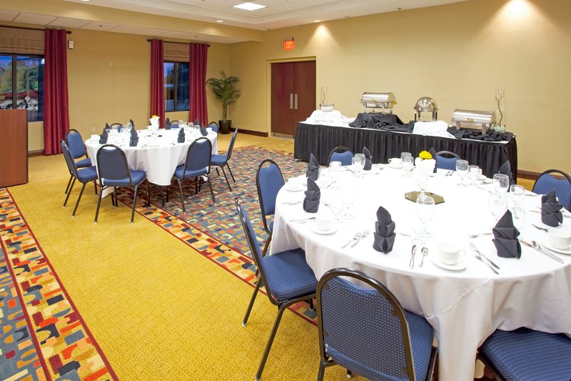 Holiday Inn Hotel & Suites STOCKBRIDGE/ATLANTA I-75 - Stockbridge, GA