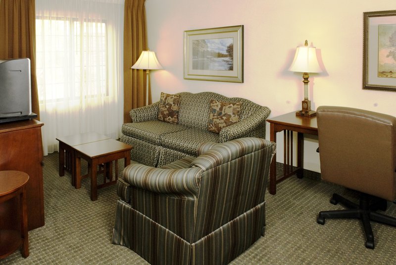 Staybridge Suites SAVANNAH AIRPORT - Fort Stewart, GA