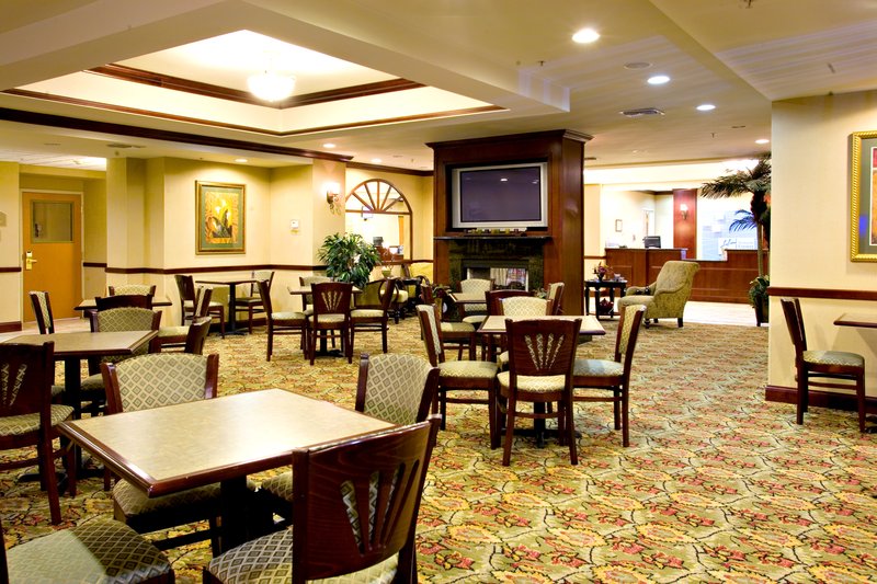 Holiday Inn Express & Suites Selma - Schertz, TX