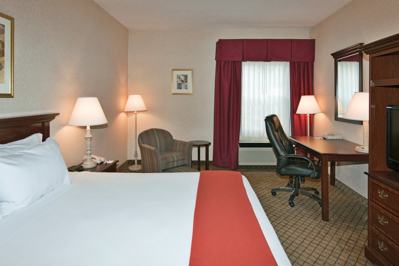Holiday Inn Express & Suites ROSEVILLE - Harper Woods, MI