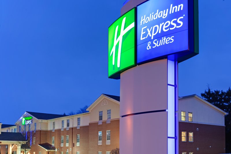 Holiday Inn Express & Suites ROSEVILLE - Harper Woods, MI