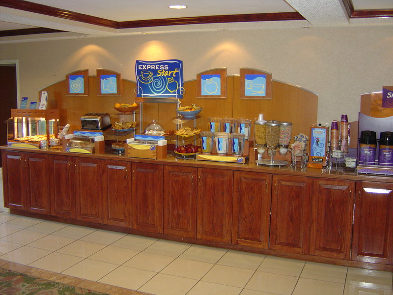 Holiday Inn Express & Suites REIDSVILLE - Reidsville, NC