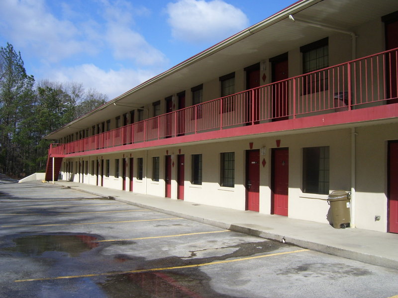 Econo Lodge - Cartersville, GA