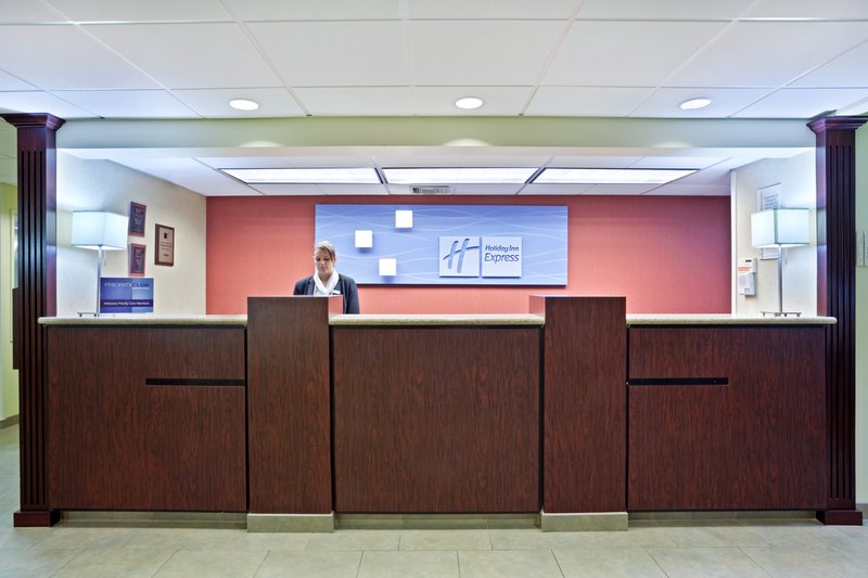 Holiday Inn Express & Suites PORTLAND AIRPORT - Portland, OR