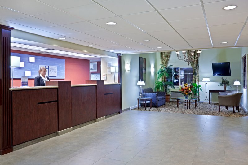 Holiday Inn Express & Suites PORTLAND AIRPORT - Portland, OR