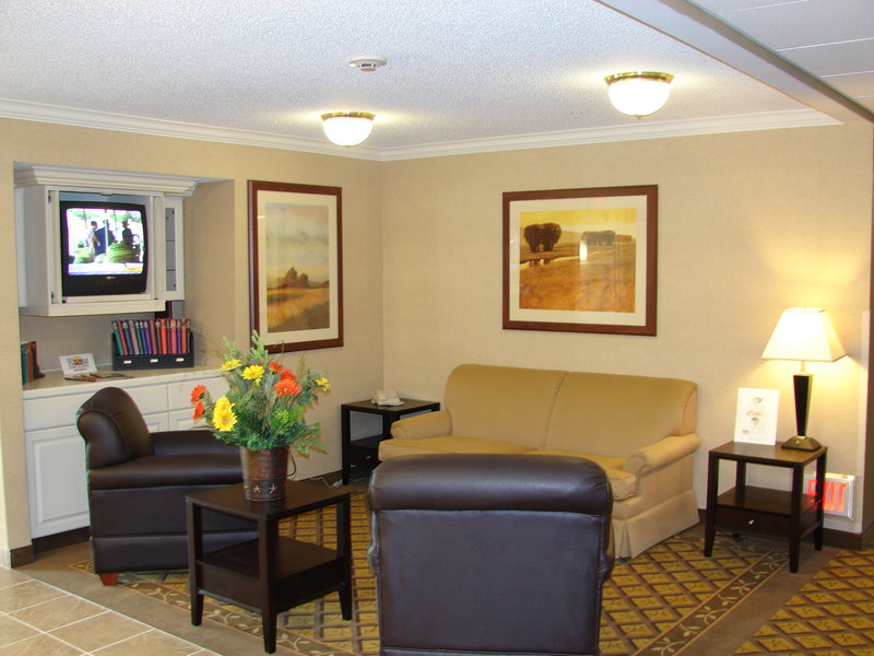 Candlewood Suites TOPEKA - Topeka, KS