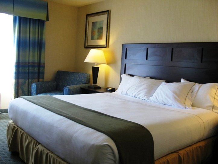 Holiday Inn Express FORT BRAGG - Willits, CA