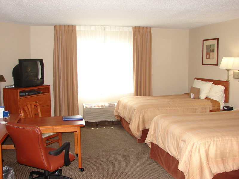Candlewood Suites TOPEKA - Topeka, KS