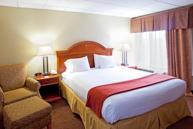 Holiday Inn Express Forsyth - Forsyth, GA