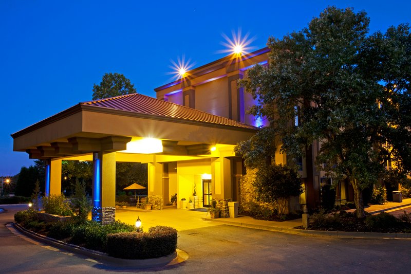 Holiday Inn Express Forsyth - Forsyth, GA
