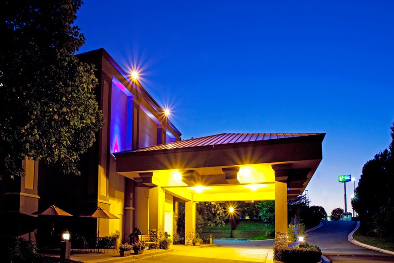 Holiday Inn Express Forsyth - Forsyth, GA