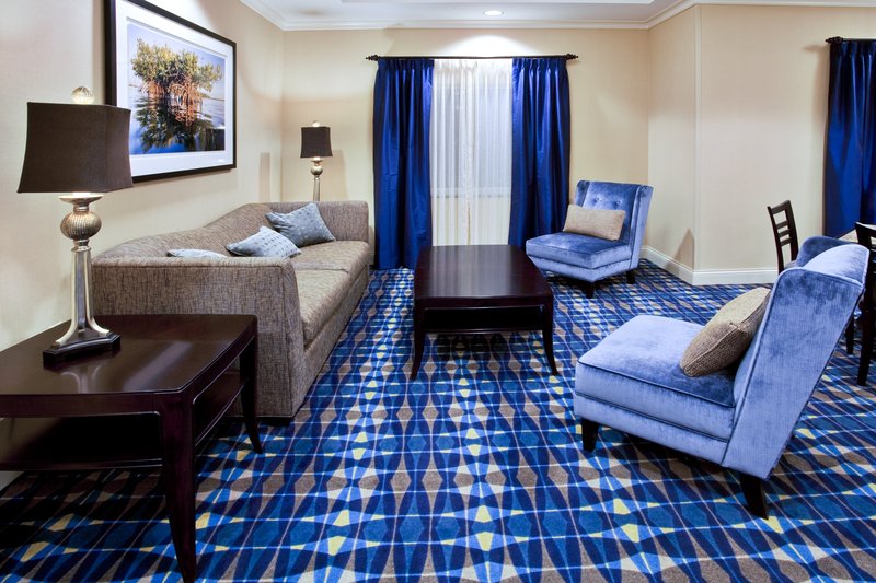 Holiday Inn Express & Suites FORT PIERCE WEST - Fort Pierce, FL