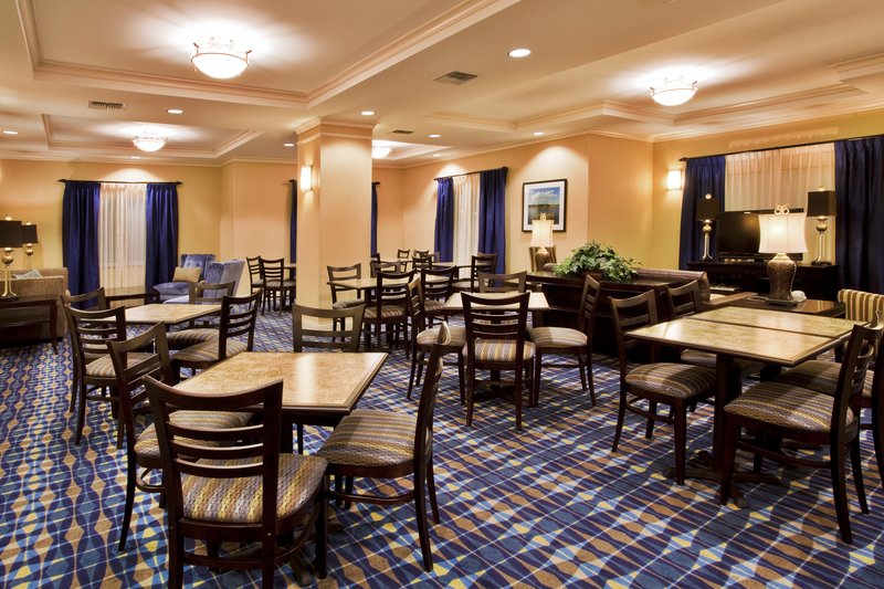 Holiday Inn Express & Suites FORT PIERCE WEST - Fort Pierce, FL