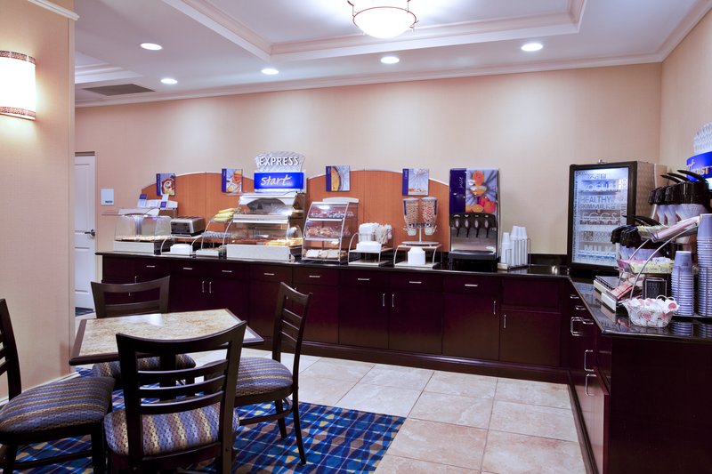 Holiday Inn Express & Suites FORT PIERCE WEST - Fort Pierce, FL