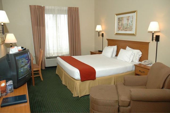 Holiday Inn Express & Suites PALM COAST - FLAGLER BCH AREA - Daytona Beach, FL