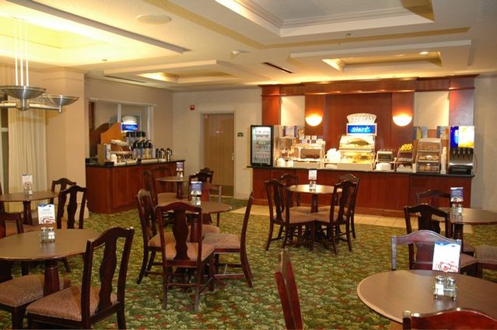 Holiday Inn Express & Suites PALM COAST - FLAGLER BCH AREA - Daytona Beach, FL