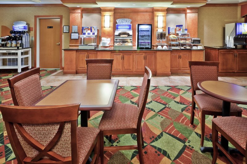 Holiday Inn Express & Suites FOREST - Pulaski, MS