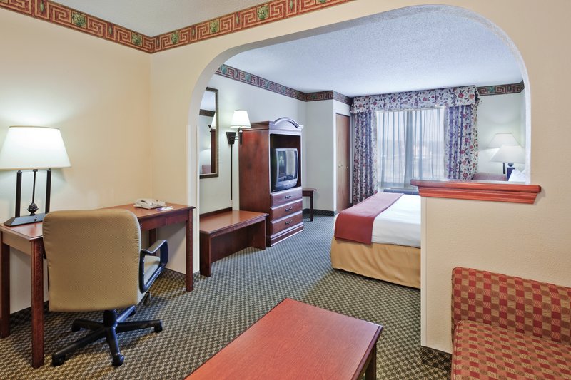 Holiday Inn Express & Suites FOREST - Pulaski, MS