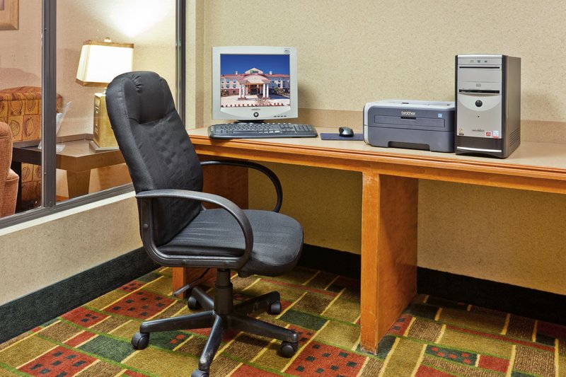 Holiday Inn Express & Suites FOREST - Pulaski, MS