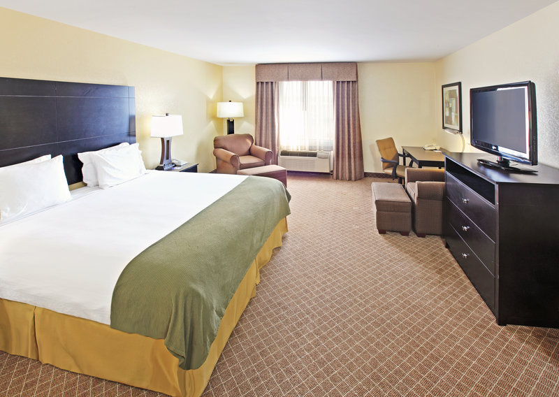 Holiday Inn Express Hotel & Suites PINE BLUFF - Pine Bluff, AR